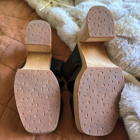 Fisherman clog. - Picture 3 of 6